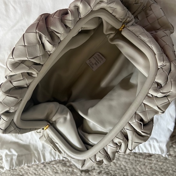 Bottega Venetta Large Clutch - Picture 2 of 9